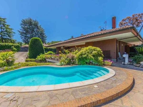 casa indipendente in vendita a Frascati