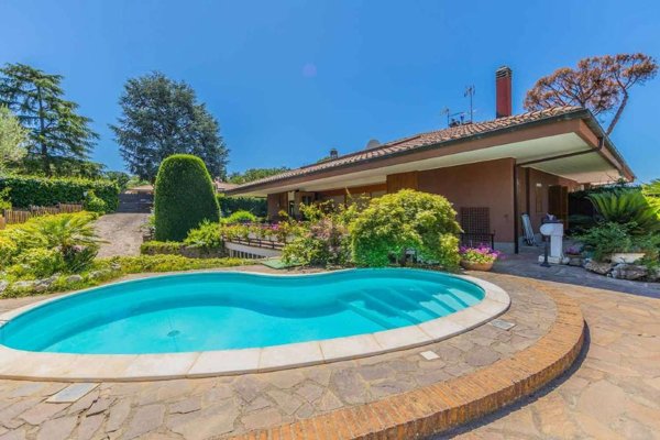 casa indipendente in vendita a Frascati