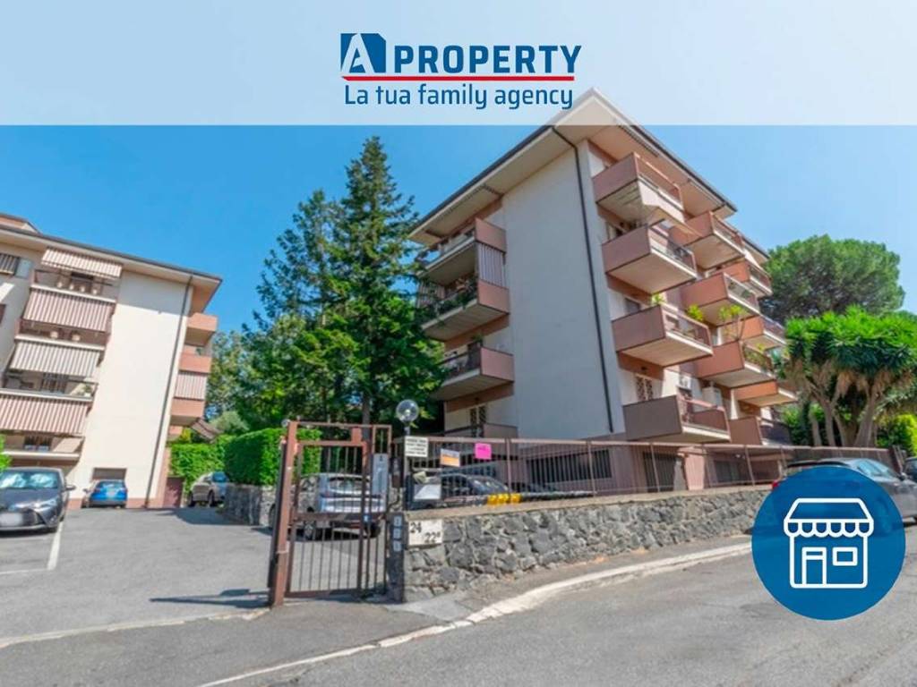 locale commerciale in vendita a Frascati