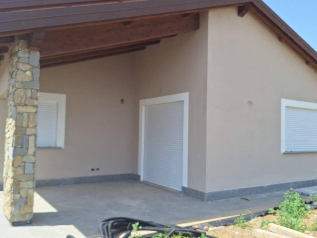 casa indipendente in vendita a Frascati in zona Cisternole
