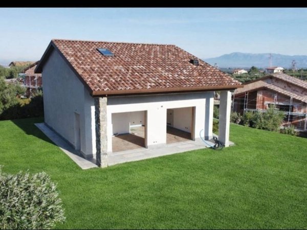 casa indipendente in vendita a Frascati