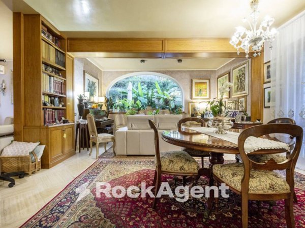 casa indipendente in vendita a Frascati