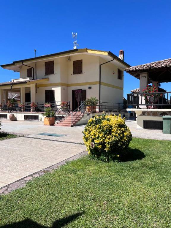 casa indipendente in vendita a Frascati in zona Prataporci