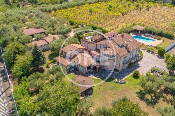 casa indipendente in vendita a Frascati