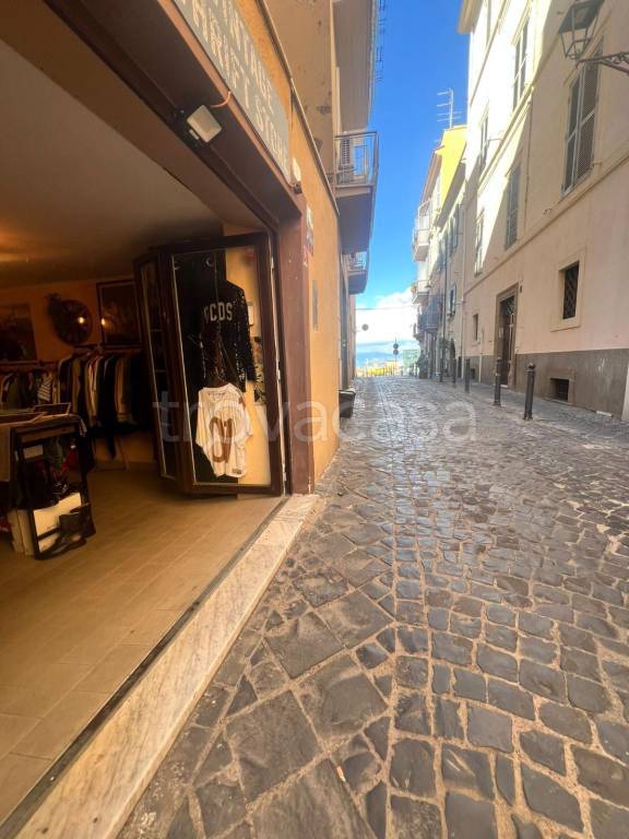 negozio in vendita a Frascati