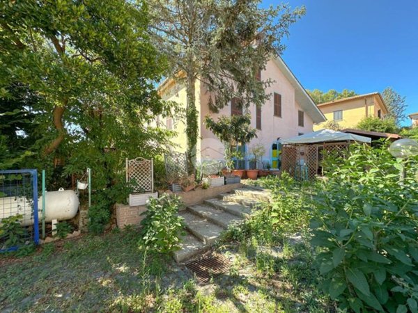 casa indipendente in vendita a Frascati