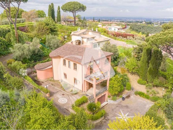 casa indipendente in vendita a Frascati