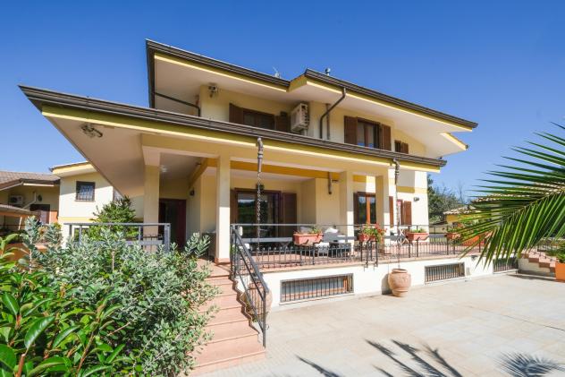 casa indipendente in vendita a Frascati in zona Prataporci