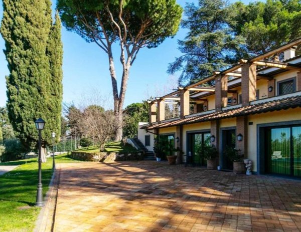 casa indipendente in vendita a Frascati