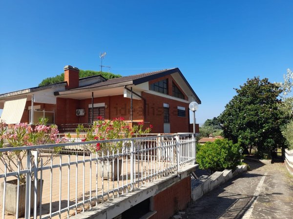 casa indipendente in vendita a Frascati in zona Cisternole