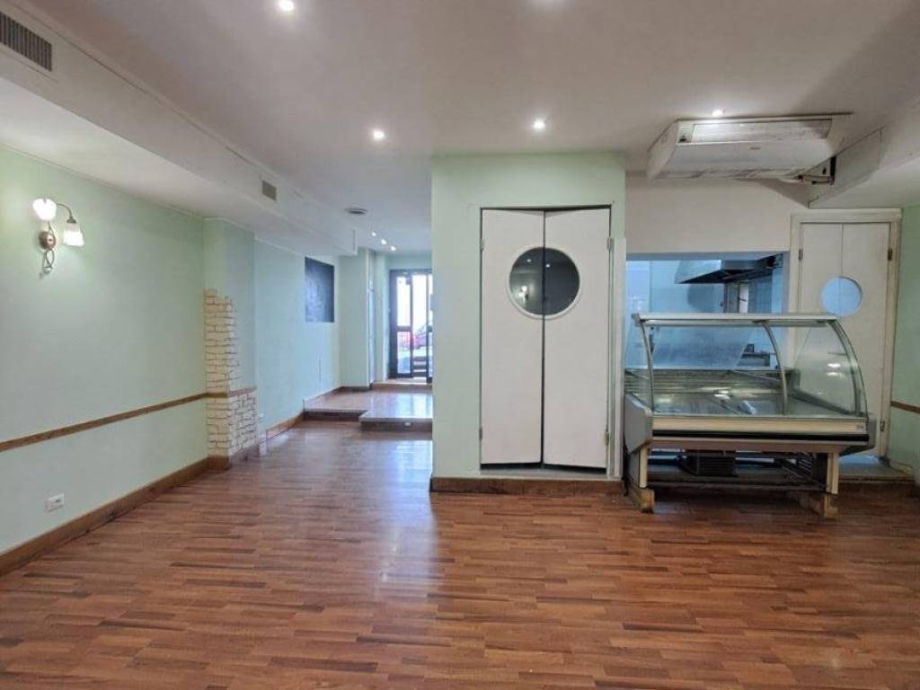 negozio in vendita a Frascati