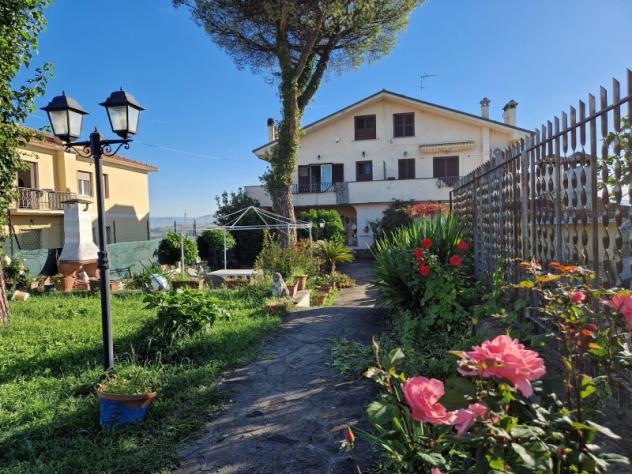 casa indipendente in vendita a Frascati in zona Cisternole