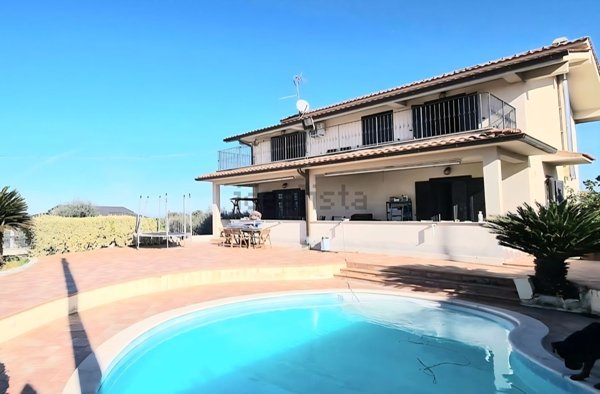 casa indipendente in vendita a Frascati