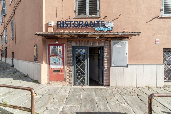 locale commerciale in vendita a Frascati