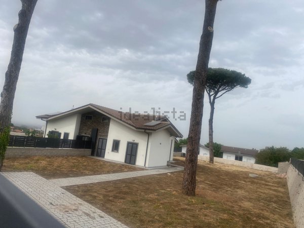 casa indipendente in vendita a Frascati