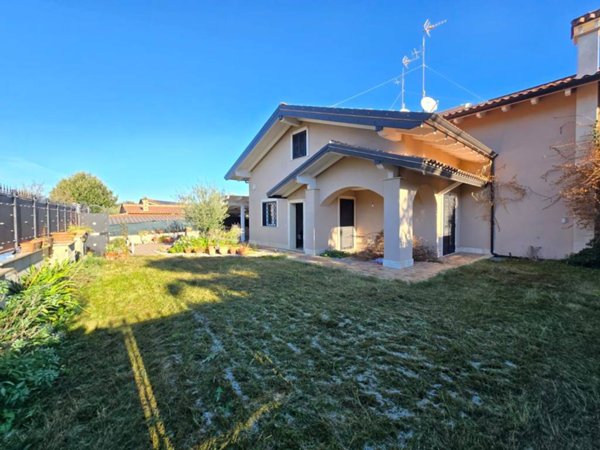 casa indipendente in vendita a Frascati