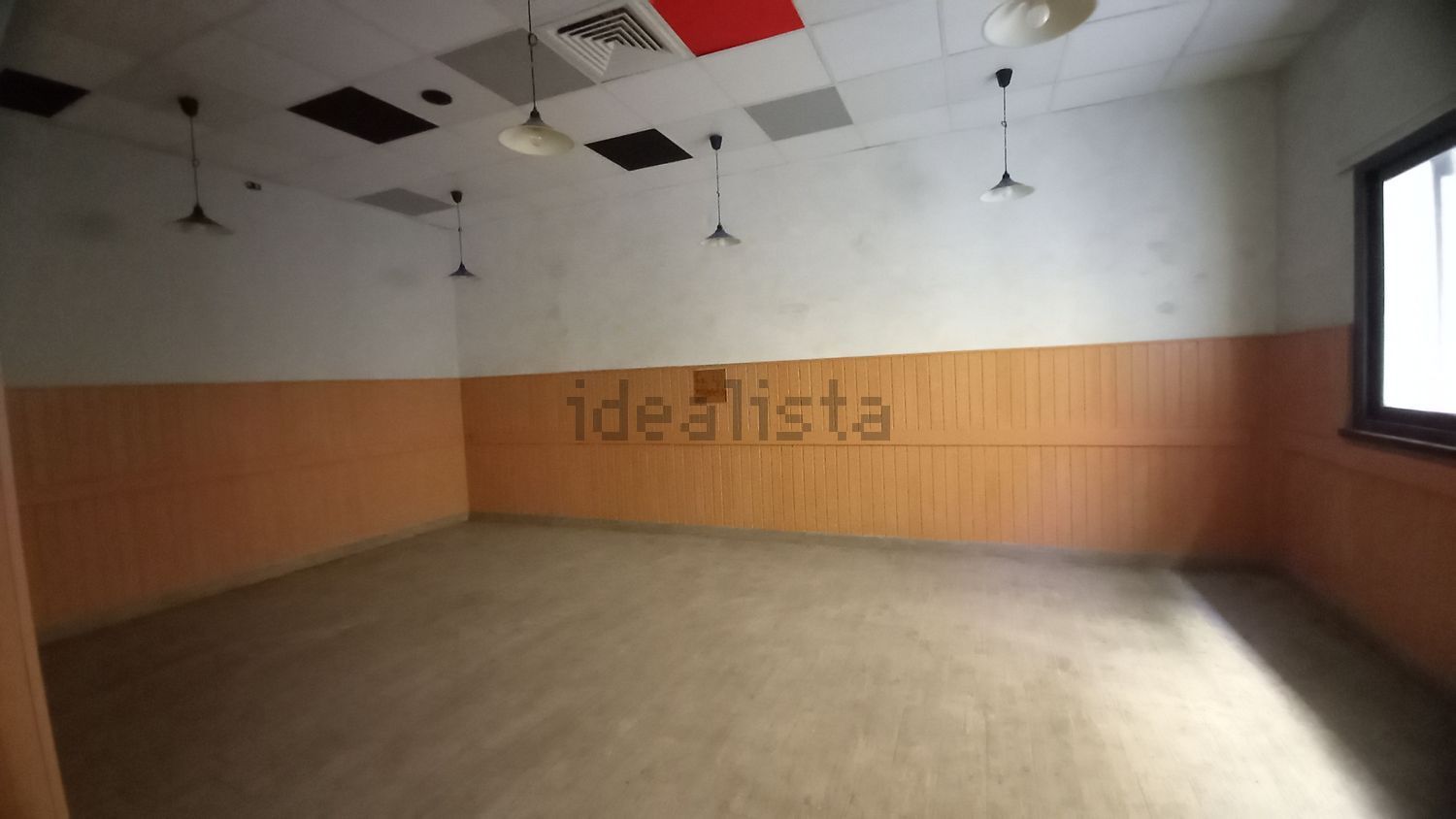 locale commerciale in vendita a Frascati