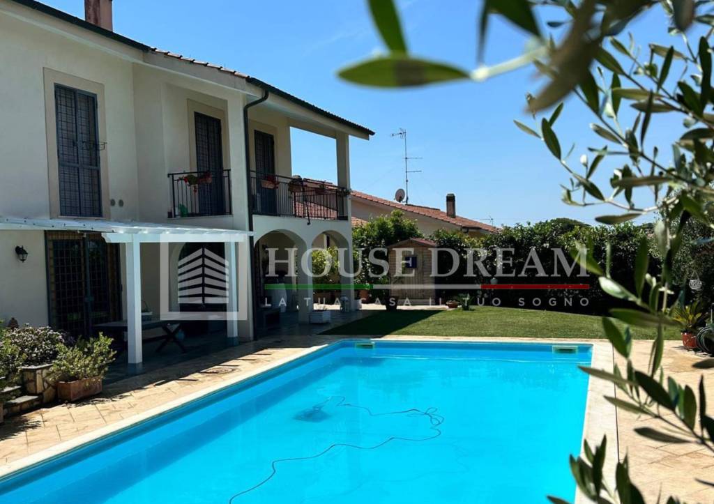 casa indipendente in vendita a Frascati