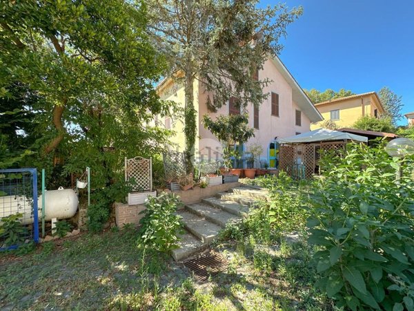 casa indipendente in vendita a Frascati