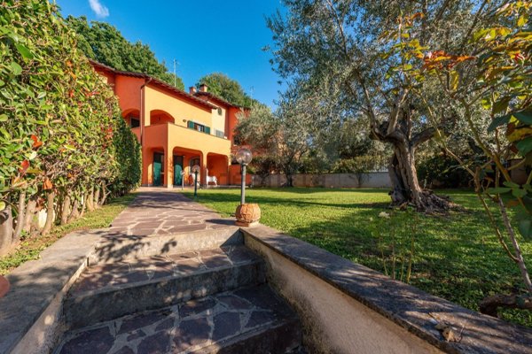 casa indipendente in vendita a Frascati