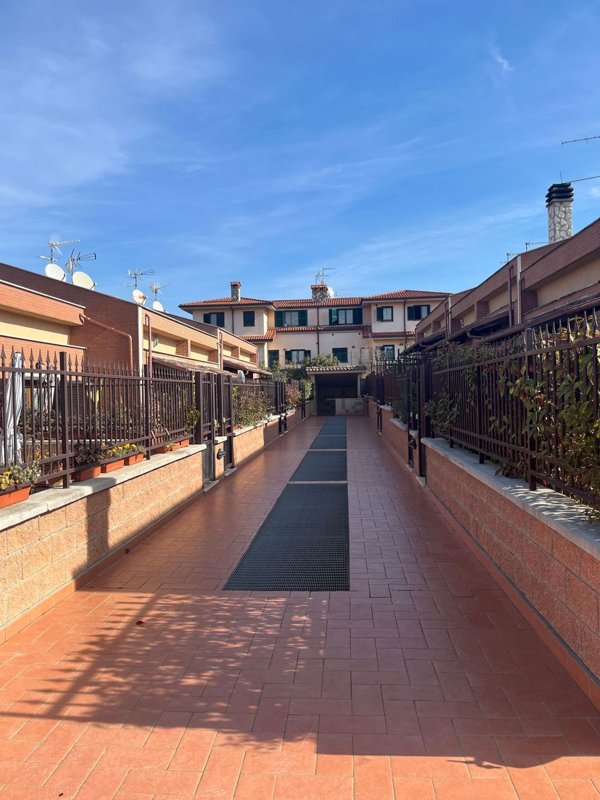 casa indipendente in vendita a Frascati