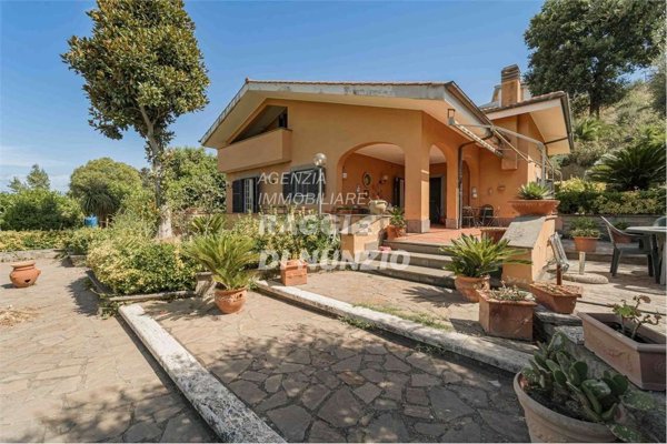 casa indipendente in vendita a Frascati
