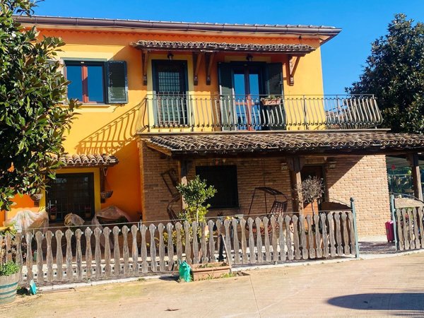 casa indipendente in vendita a Frascati