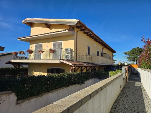 casa indipendente in vendita a Frascati