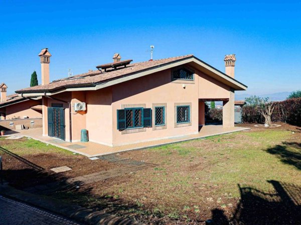 casa indipendente in vendita a Frascati
