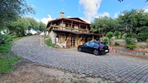 casa indipendente in vendita a Frascati