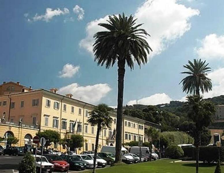 locale commerciale in vendita a Frascati