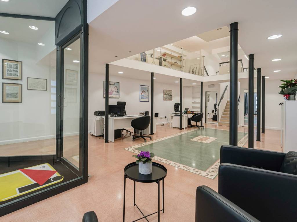 locale commerciale in vendita a Frascati