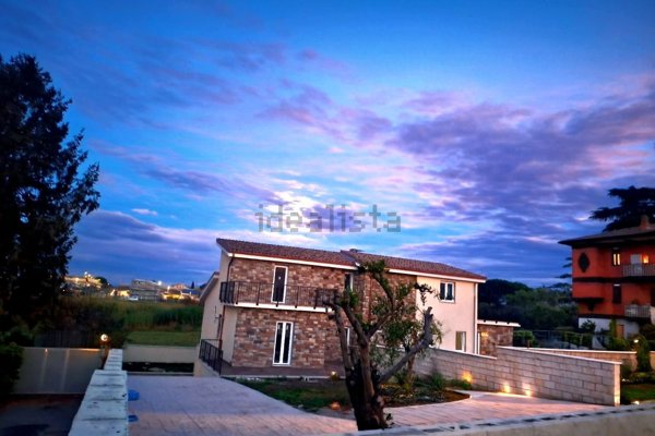 casa indipendente in vendita a Frascati