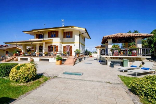 casa indipendente in vendita a Frascati in zona Prataporci