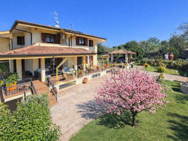 casa indipendente in vendita a Frascati