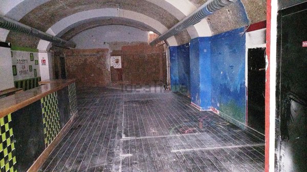 locale commerciale in vendita a Frascati