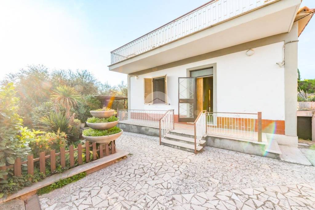 casa indipendente in vendita a Frascati