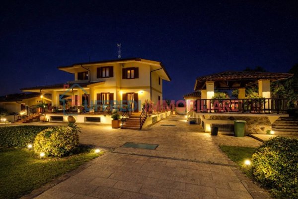 casa indipendente in vendita a Frascati in zona Prataporci