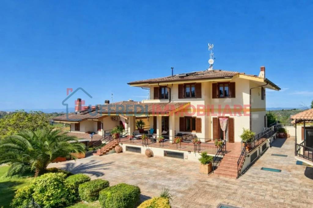 casa indipendente in vendita a Frascati in zona Prataporci