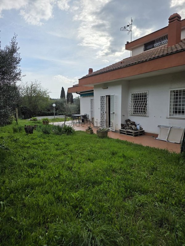 casa indipendente in vendita a Frascati
