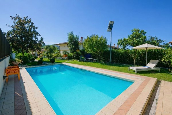 casa indipendente in vendita a Frascati in zona Prataporci