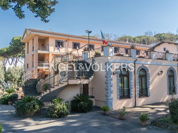 intera palazzina in vendita a Frascati