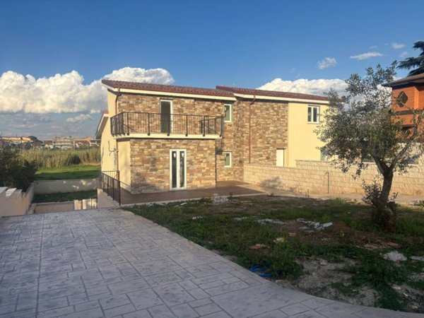 casa indipendente in vendita a Frascati