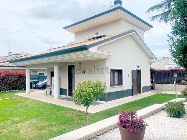 casa indipendente in vendita a Frascati