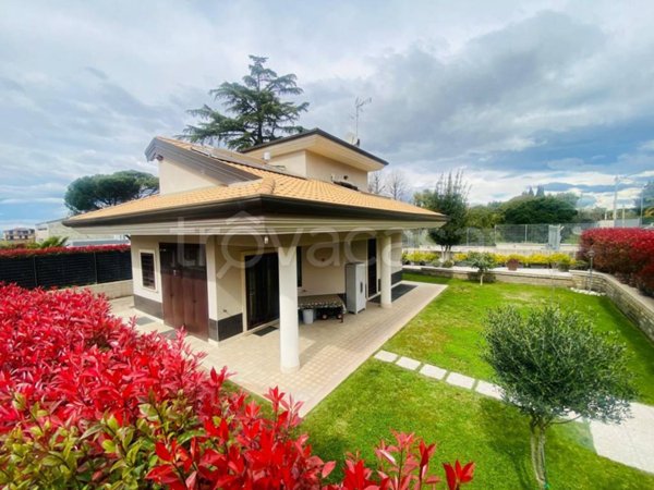 casa indipendente in vendita a Frascati in zona Cisternole