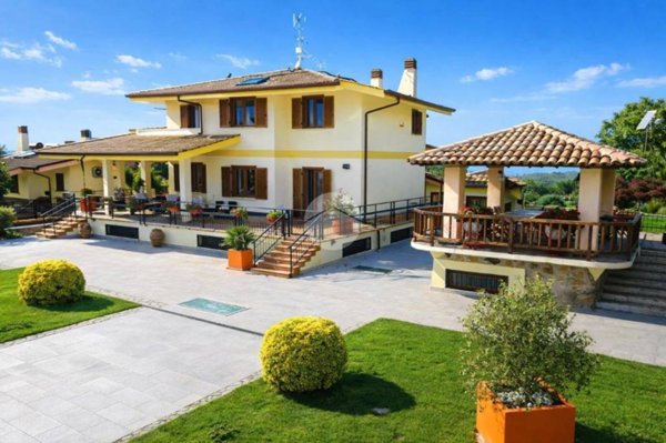casa indipendente in vendita a Frascati in zona Prataporci