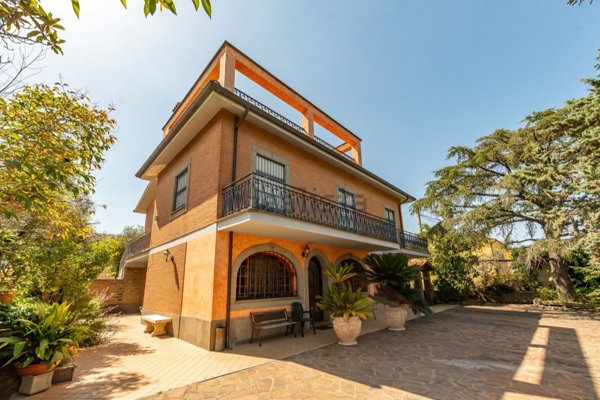 casa indipendente in vendita a Frascati in zona Cisternole