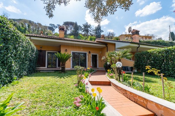 casa indipendente in vendita a Frascati