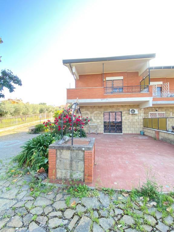 casa indipendente in vendita a Frascati in zona Cisternole