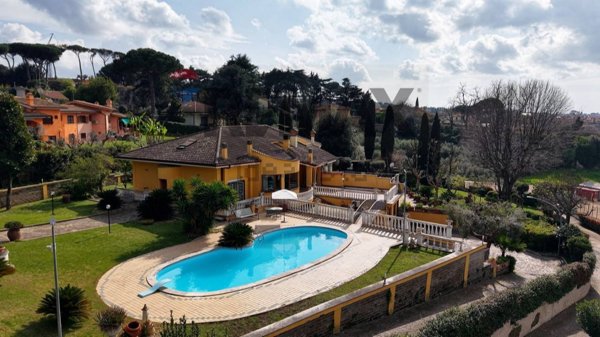 casa indipendente in vendita a Frascati